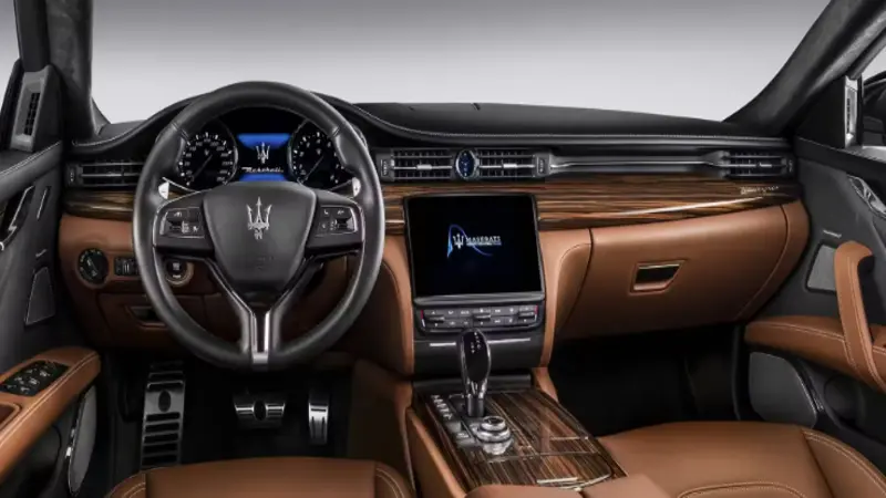 2027 Maserati Quattroporte Interior