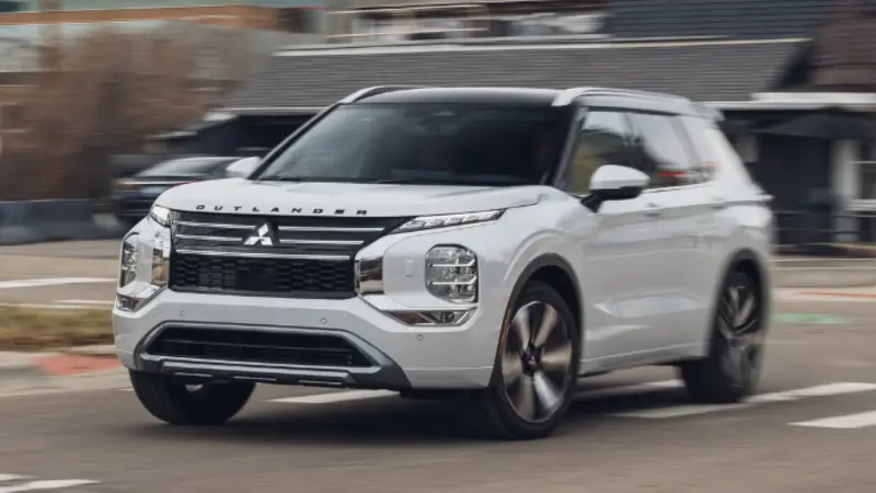 2027 Mitsubishi Outlander Exterior