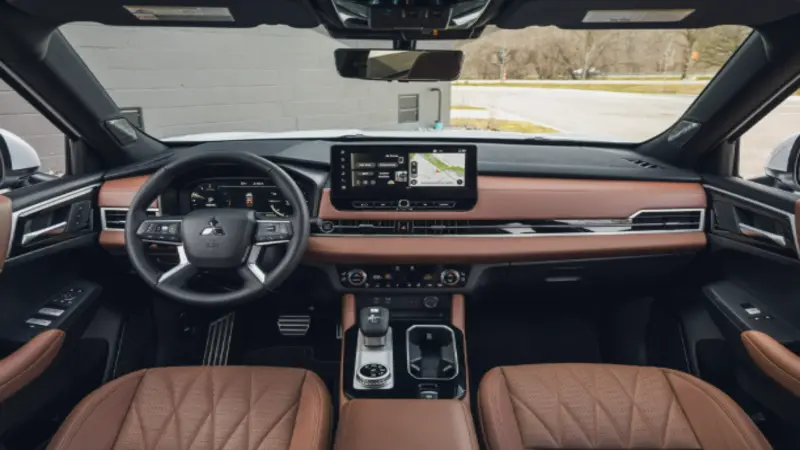2027 Mitsubishi Outlander Interior